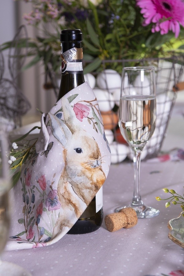 6ks bavlněné ubrousky s králíčkem Happy Bunny - 40*40 cm Clayre & Eef 6ks bavlněné ubrousky s králíčkem Happy Bunny - 40*40 cm Clayre & Eef