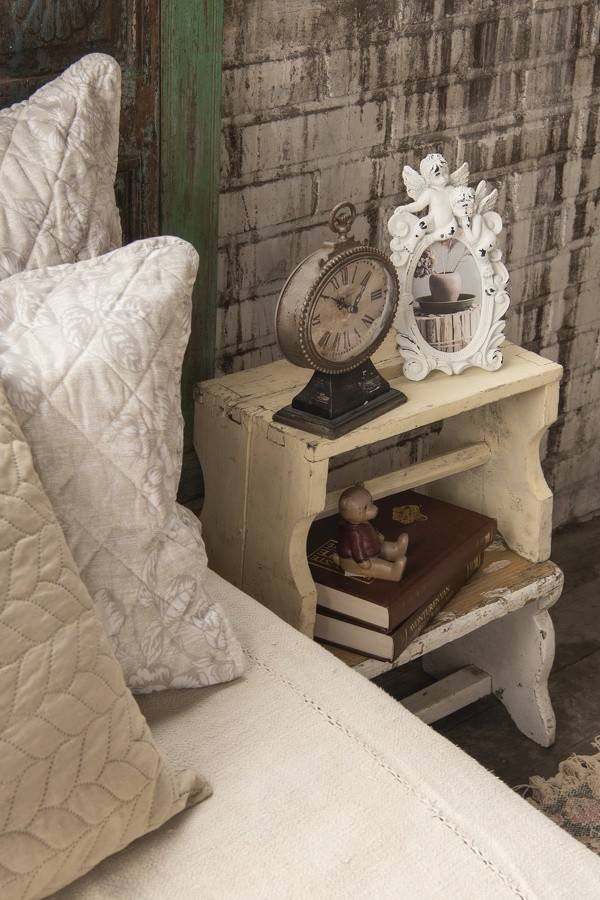 Bílý oválný fotorámeček s andělíčkem - 14*3*23 cm / 9*13 cm Clayre & Eef Bílý oválný fotorámeček s andělíčkem - 14*3*23 cm / 9*13 cm Clayre & Eef