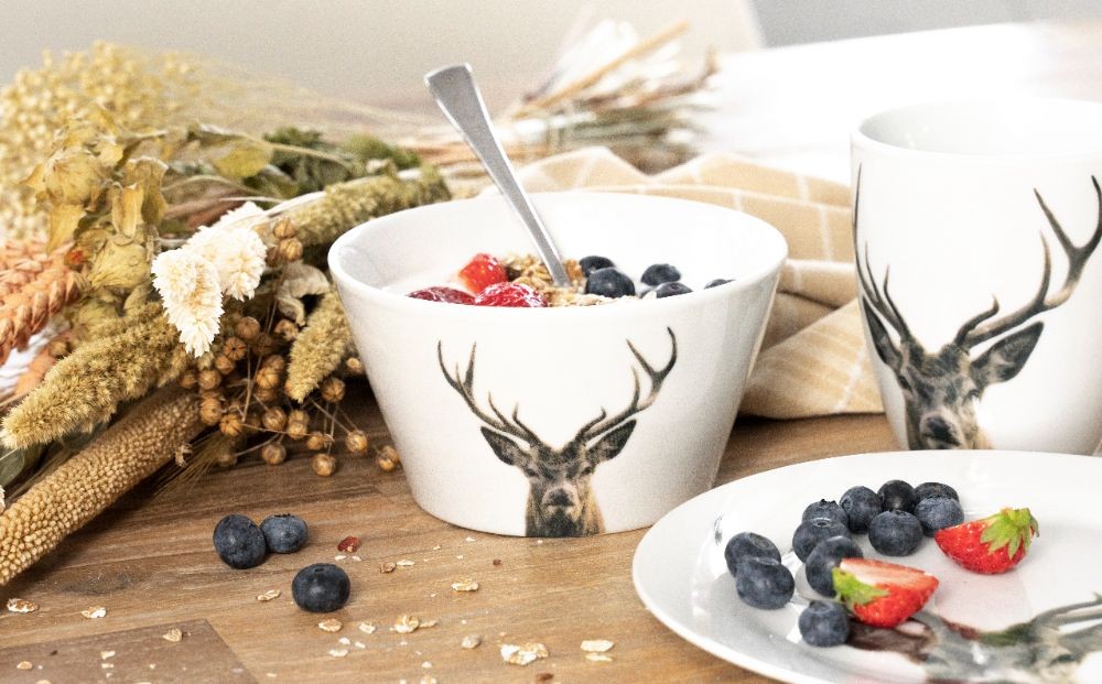 Porcelánový dezertní talířek s jelenem Red Deer - Ø19*2cm Mars & More Porcelánový dezertní talířek s jelenem Red Deer - Ø19*2cm Mars & More
