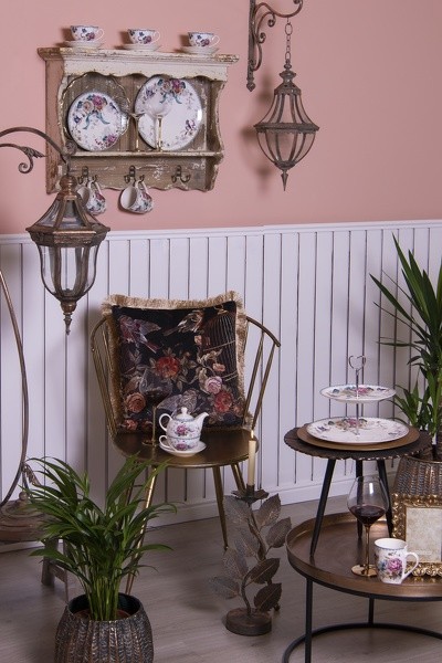 Velký porcelánový hrnek s motivem květin a ptáčka Pivoine - 12*8*10 cm / 0,36 l Clayre & Eef Velký porcelánový hrnek s motivem květin a ptáčka Pivoine - 12*8*10 cm / 0,36 l Clayre & Eef