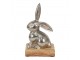 Dekorace stříbrný kovový králík na dřevěném podstavci - 11*10*20 cm Clayre & Eef