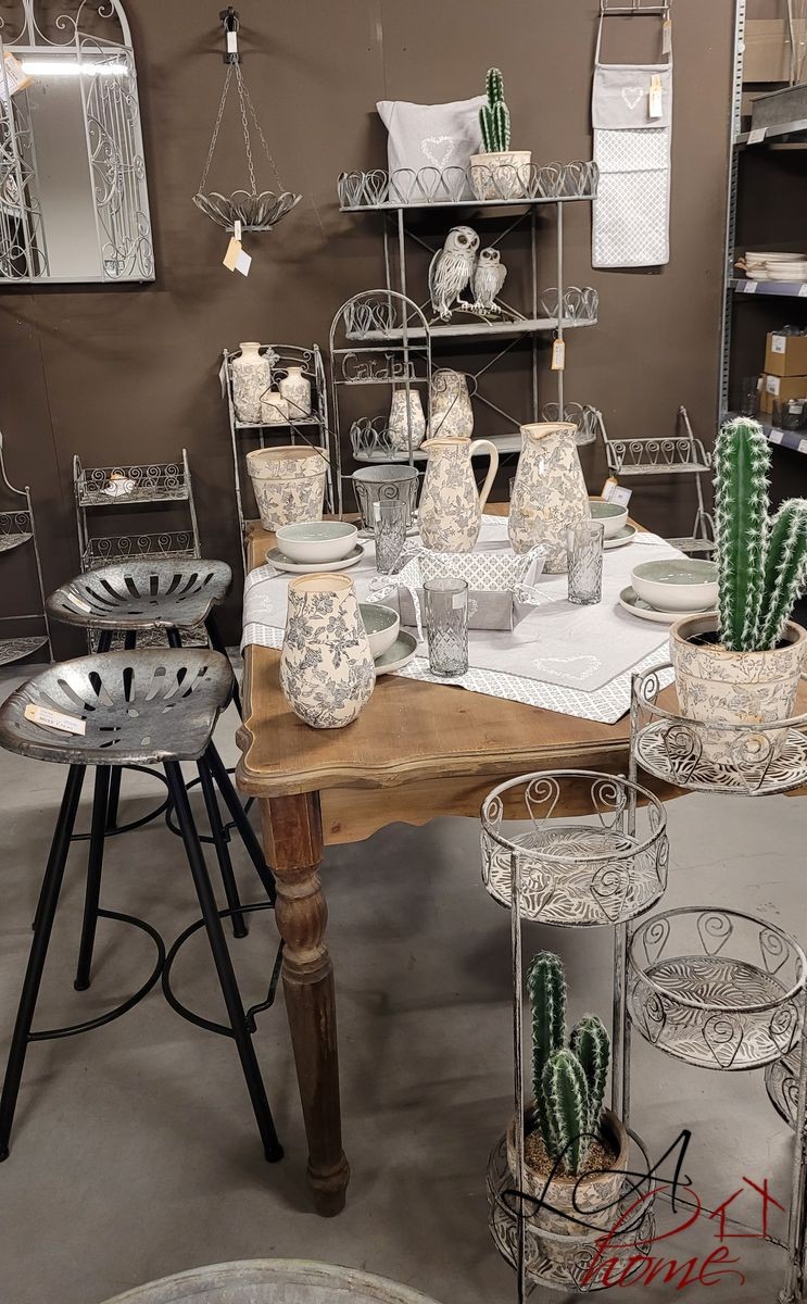 Šedý kovový retro stojan na květiny Storage rack - 91*36*168 cm Clayre & Eef Šedý kovový retro stojan na květiny Storage rack - 91*36*168 cm Clayre & Eef
