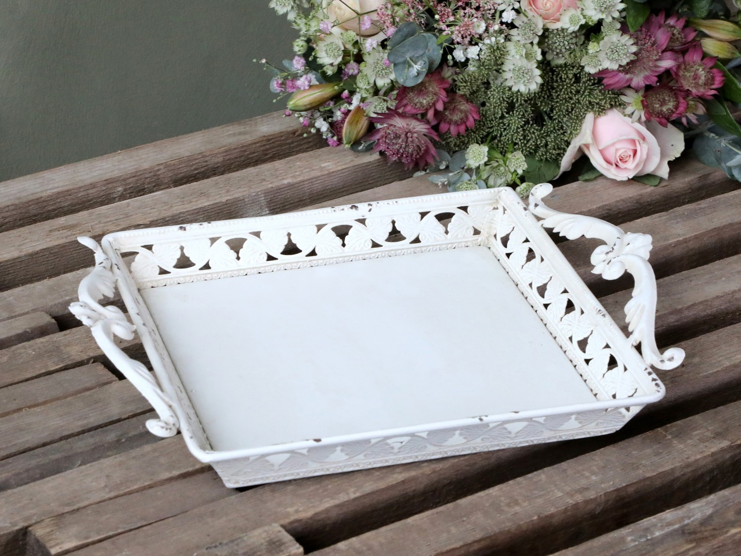 Krémový dekorační kovový podnos s uchy Hallia - 22*29*5cm