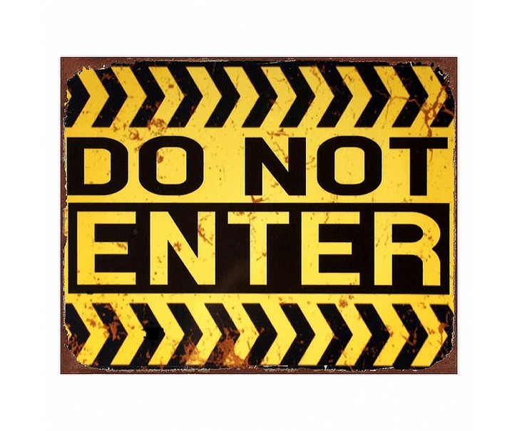 Černo-žlutá nástěnná kovová cedule Do Not Enter - 25*1*20 cm Clayre & Eef