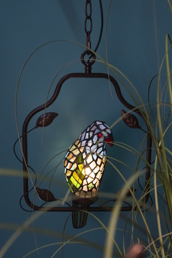 Závěsné vitrážové světlo Tiffany v designu papouška – 40*26*86 cm E14/max 1*25W Clayre & Eef Závěsné vitrážové světlo Tiffany v designu papouška – 40*26*86 cm E14/max 1*25W Clayre & Eef