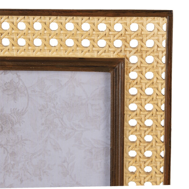 Hnědý fotorámeček s designem ratanovým výpletem - 18*1*23 cm / 10*15 cm Clayre & Eef Hnědý fotorámeček s designem ratanovým výpletem - 18*1*23 cm / 10*15 cm Clayre & Eef