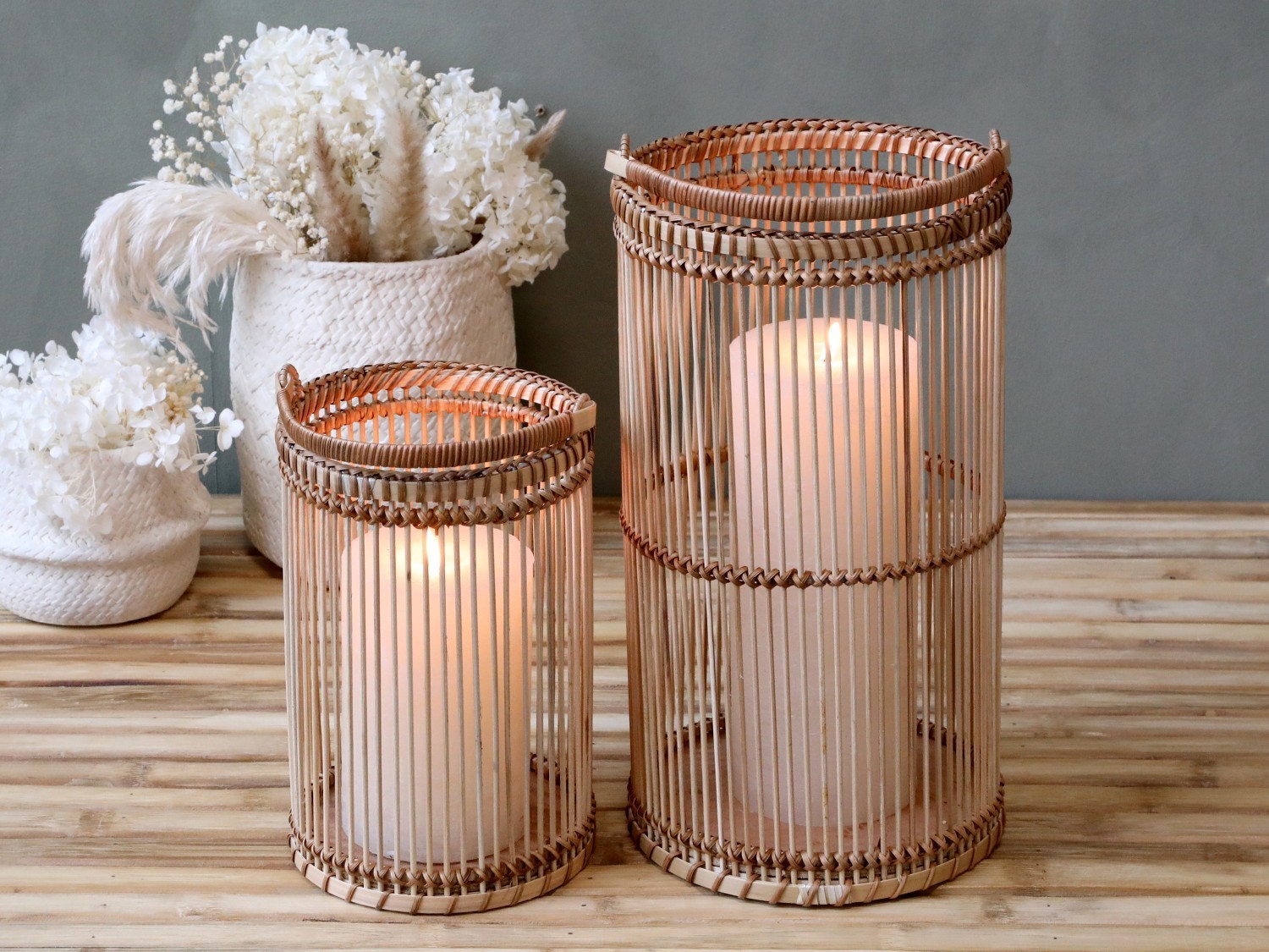Přírodní dřevěná lucerna Bamboo - Ø20*36 cm Chic Antique Přírodní dřevěná lucerna Bamboo - Ø20*36 cm Chic Antique