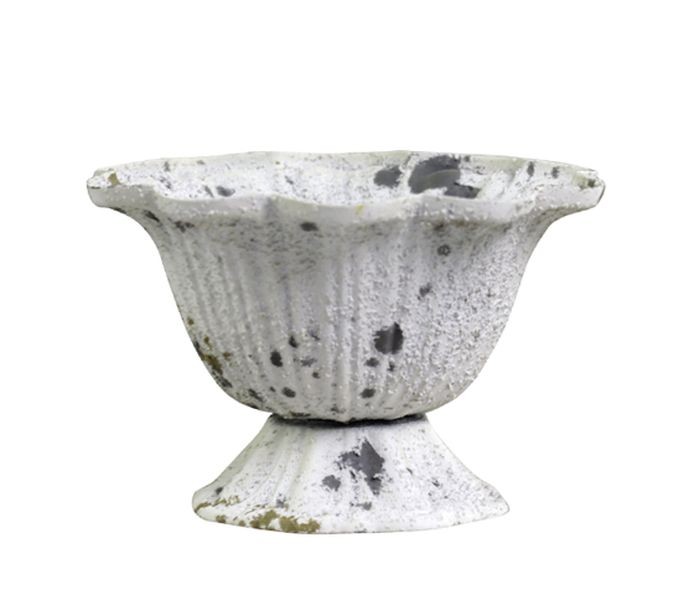 Krémová antik plechová mistička na noze Fanio - Ø 9*5 cm Chic Antique Krémová antik plechová mistička na noze Fanio - Ø 9*5 cm Chic Antique