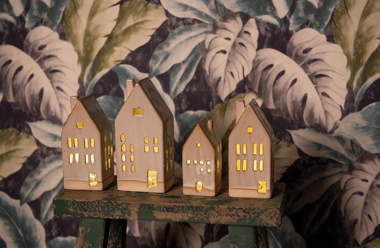 Béžový porcelánový domek s LED světýlky Chrie - 7*6*15 cm Clayre & Eef Béžový porcelánový domek s LED světýlky Chrie - 7*6*15 cm Clayre & Eef