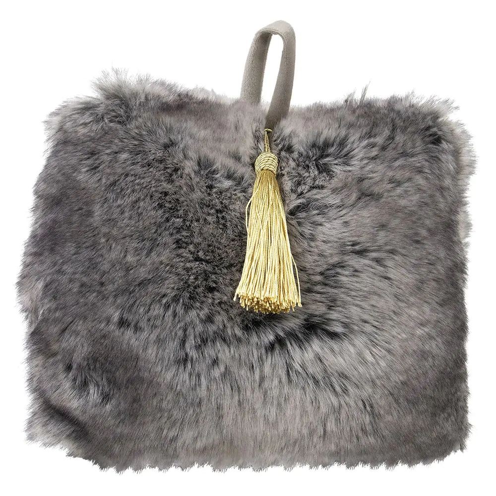 Šedá chlupatá dveřní zarážka se zlatým střapcem Wolf grey - 15*22*18cm Mars & More Šedá chlupatá dveřní zarážka se zlatým střapcem Wolf grey - 15*22*18cm Mars & More
