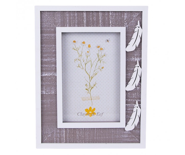 Šedý dřevěný fotorámeček s bílou patinou a peříčky Woodia - 17*1*22 cm / 10*15 cm Clayre & Eef