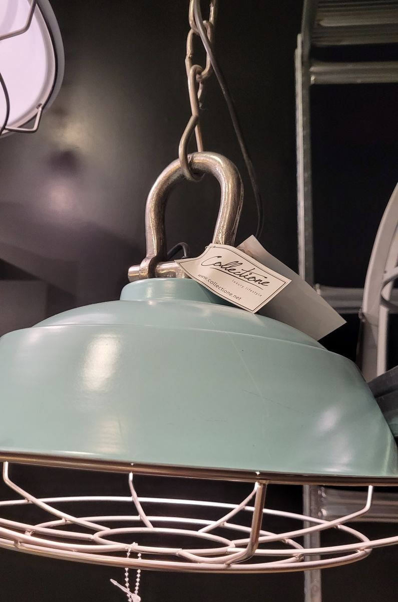 Zelené závěsné kovové světlo Milan vintage green - Ø 44*36 cm Collectione Zelené závěsné kovové světlo Milan vintage green - Ø 44*36 cm Collectione