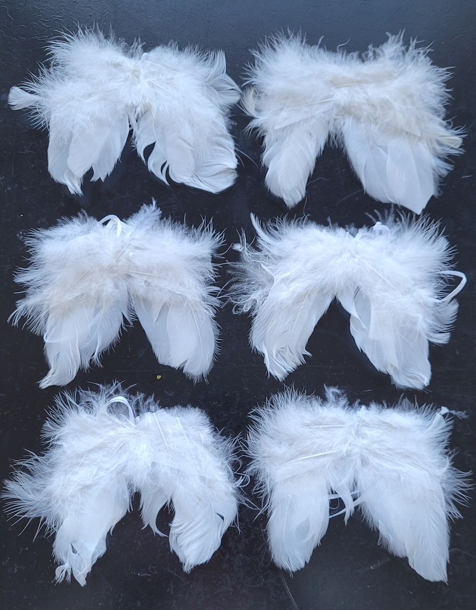 Set 6ks bílá andělská křídla z peříček - 10*10 cm Ostatní Set 6ks bílá andělská křídla z peříček - 10*10 cm Ostatní