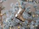 Champagne antik závěsná skleněná dekorace brusle - 8*3*8 cm Chic Antique