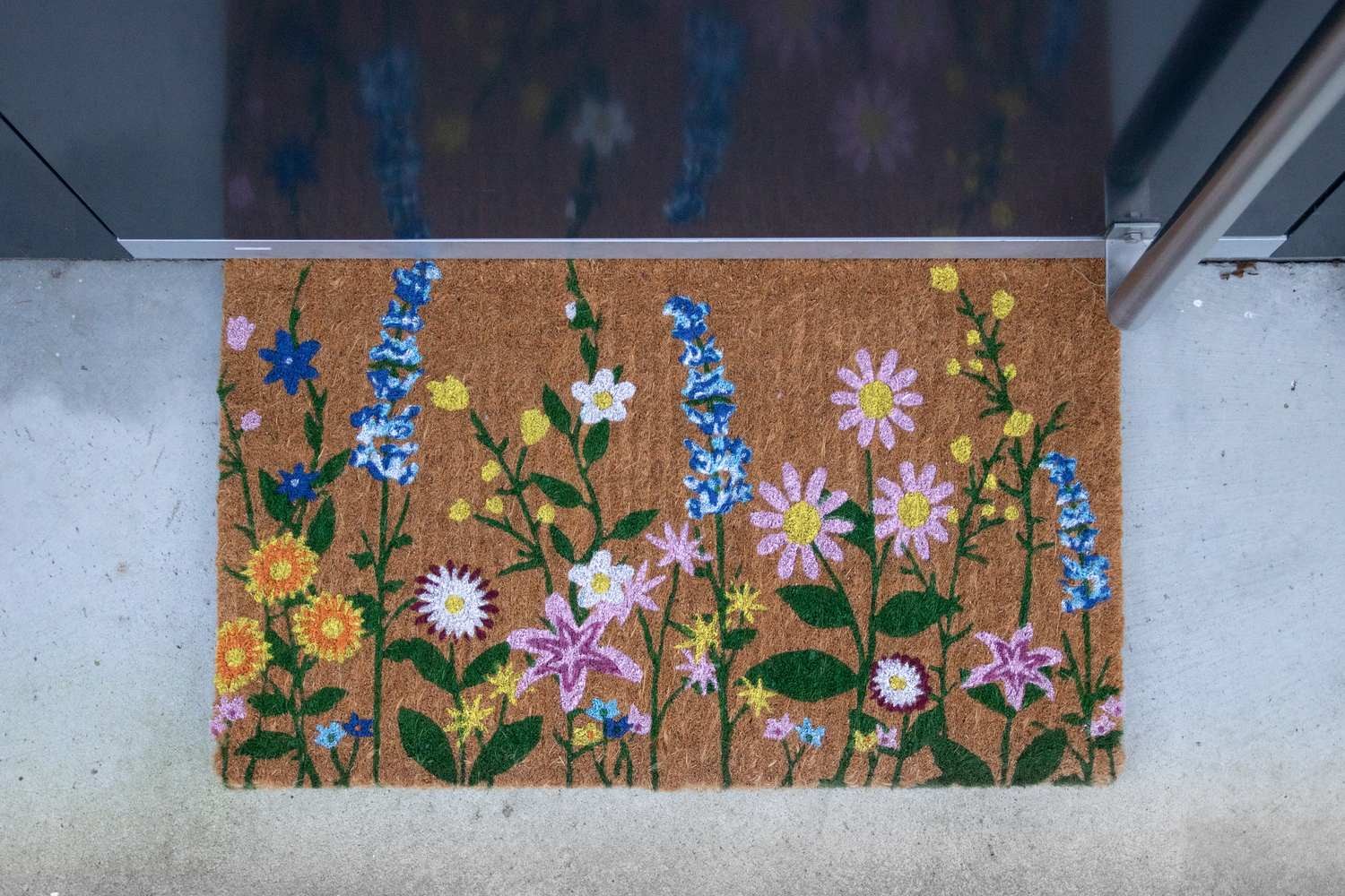 Rohožka z kokosových vláken s motivem květin Coir - 75*45*4cm Mars & More Rohožka z kokosových vláken s motivem květin Coir - 75*45*4cm Mars & More