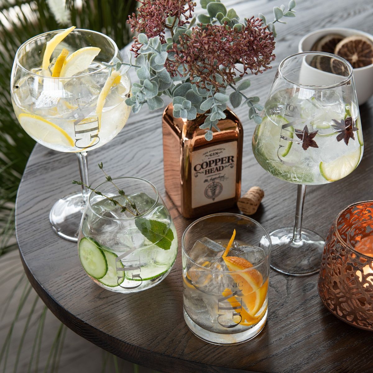 Sklenička se stříbrným nápisem Gin Tonic - Ø12*22cm/880ml J-Line by Jolipa Sklenička se stříbrným nápisem Gin Tonic - Ø12*22cm/880ml J-Line by Jolipa