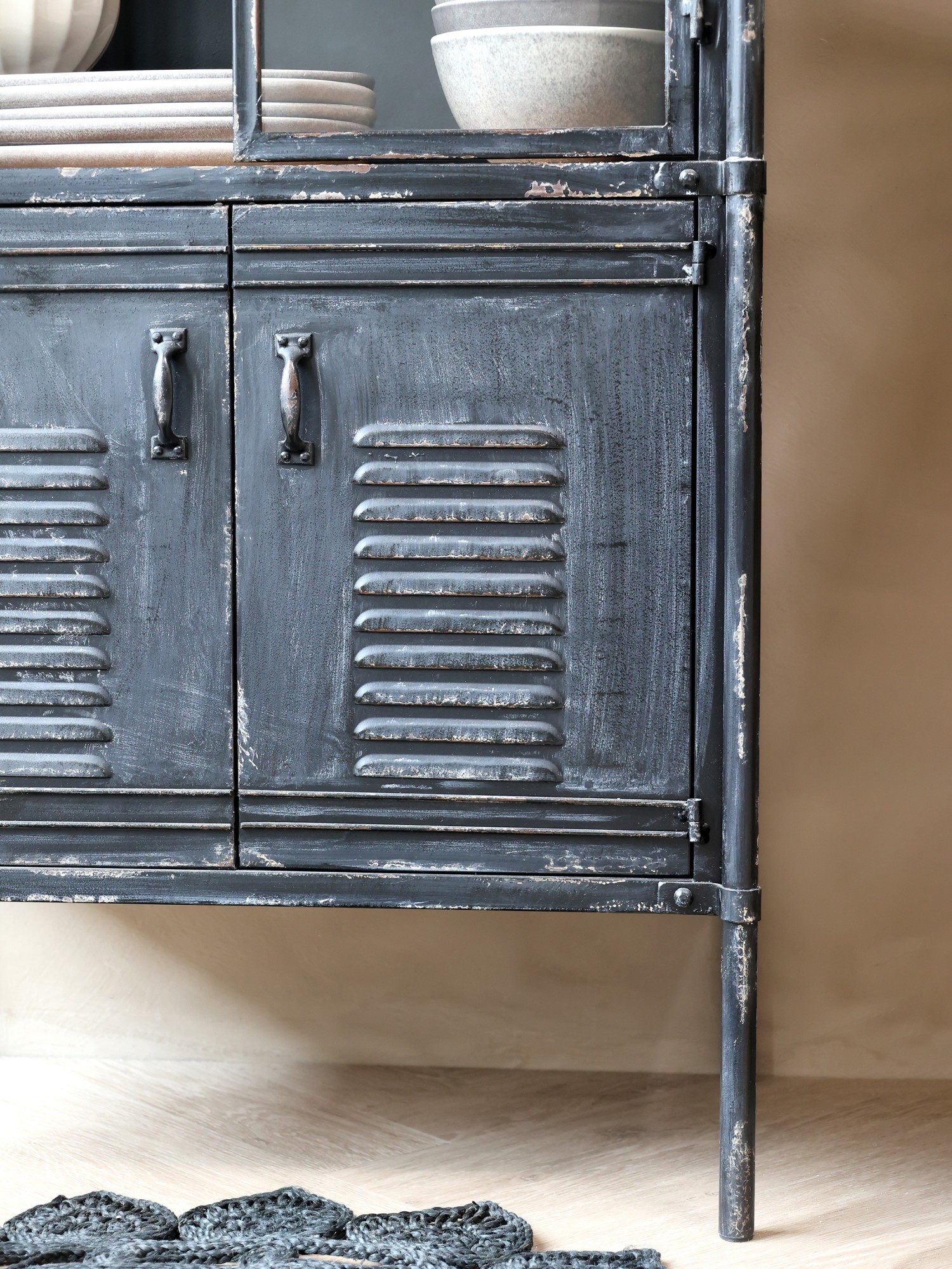 Černá antik kovová komoda Carine - 60*38*140cm Chic Antique Černá antik kovová komoda Carine - 60*38*140cm Chic Antique