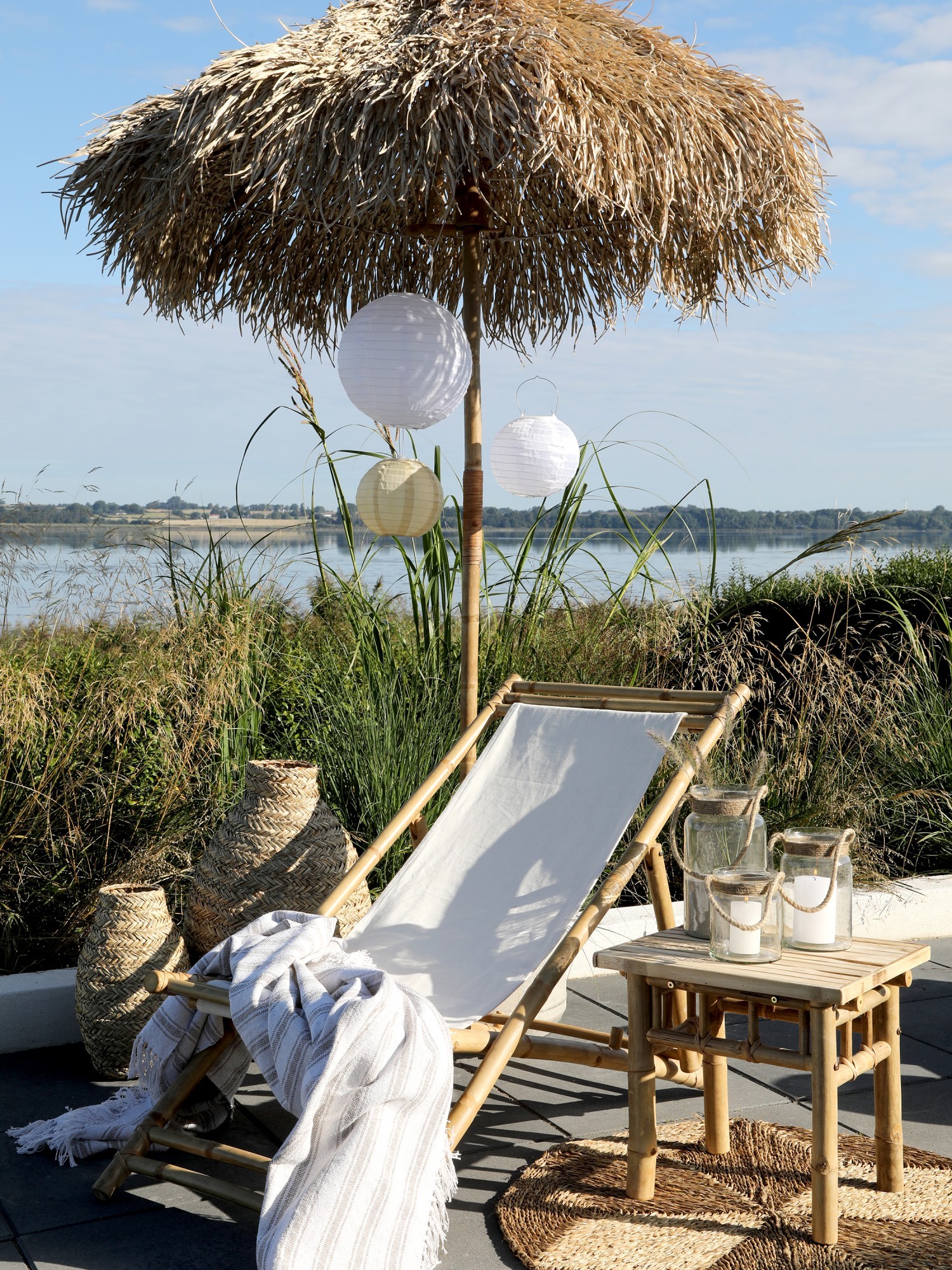 Bambusový slunečník se střechou z listů Parasol Bamboo Lyon - ∅ 160*240 cm Chic Antique Bambusový slunečník se střechou z listů Parasol Bamboo Lyon - ∅ 160*240 cm Chic Antique