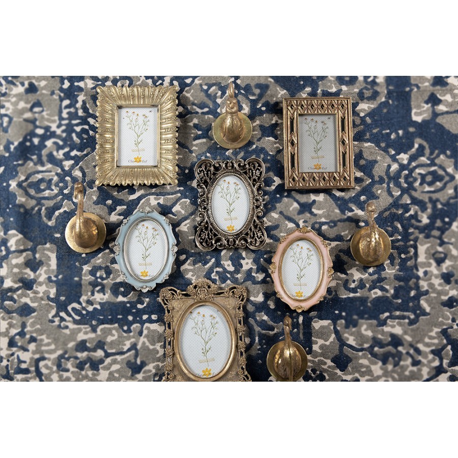 Modro-stříbrný oválný fotorámeček Romania - 15*2*20 cm / 10*15cm Clayre & Eef Modro-stříbrný oválný fotorámeček Romania - 15*2*20 cm / 10*15cm Clayre & Eef