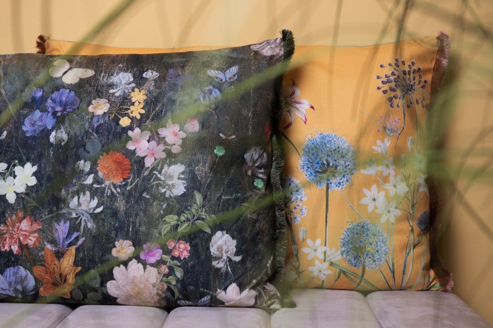 Zelený vintage barevný polštář s květy a motýly - 60*40 cm Clayre & Eef Zelený vintage barevný polštář s květy a motýly - 60*40 cm Clayre & Eef