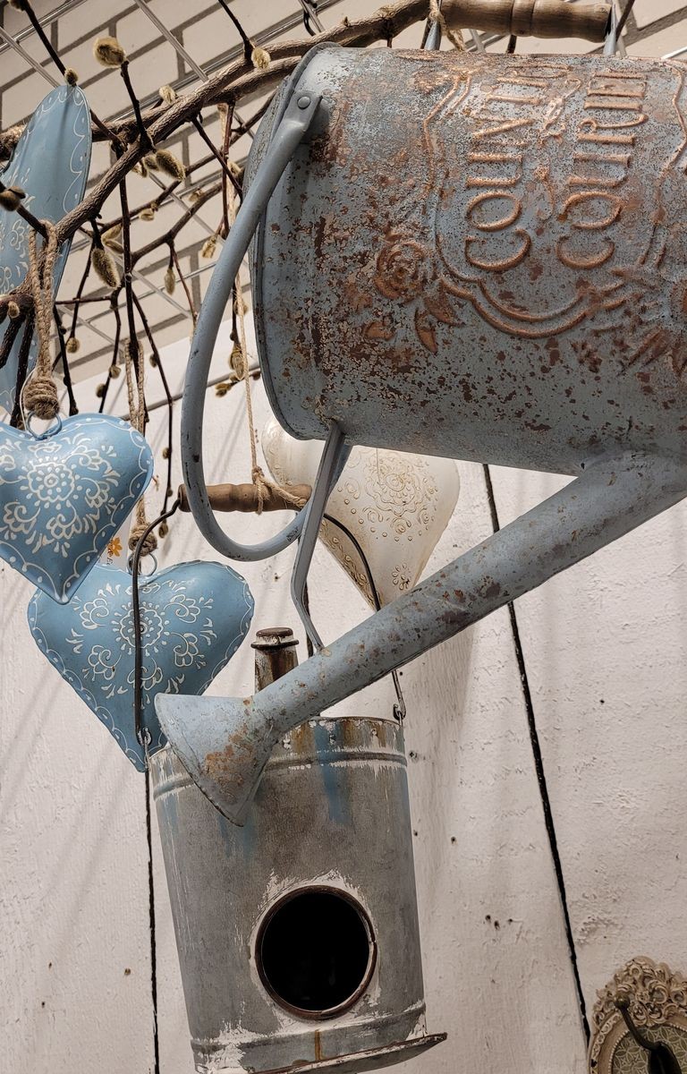 Modré závěsné kovové srdce se zdovením Heartic - 20*1*20 cm Clayre & Eef Modré závěsné kovové srdce se zdovením Heartic - 20*1*20 cm Clayre & Eef