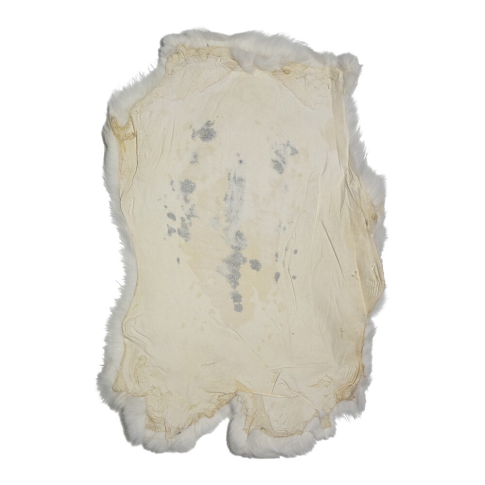 Bílá králičí kůže s černými flíčky Rabb - 40*30*2cm Mars & More Bílá králičí kůže s černými flíčky Rabb - 40*30*2cm Mars & More