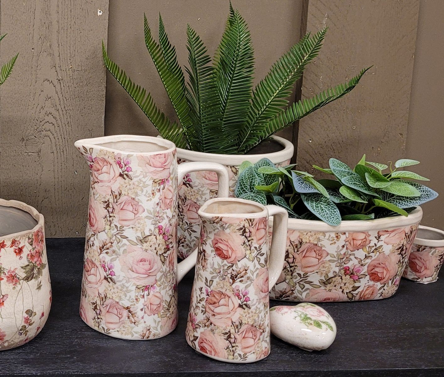 Keramický obal na květináč s růžemi Rosien - 27*13*14 cm Clayre & Eef Keramický obal na květináč s růžemi Rosien - 27*13*14 cm Clayre & Eef
