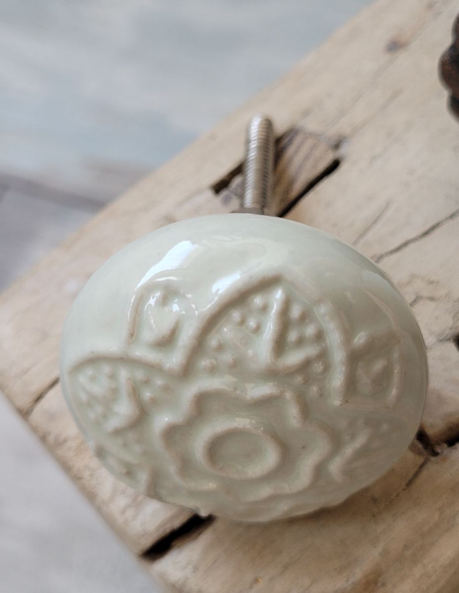 Zelená antik porcelánová úchytka Flower - Ø 4 cm