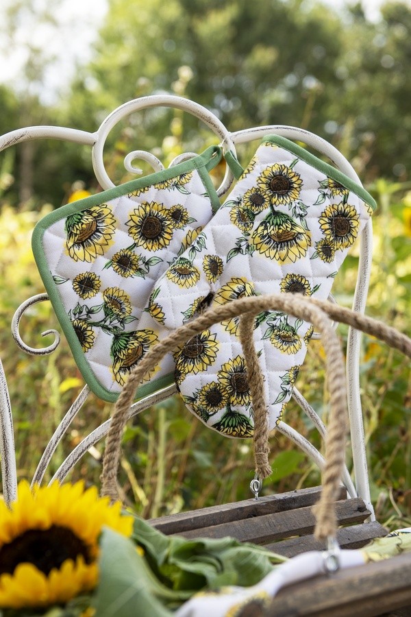 Béžová bavlněná chňapka - podložka se slunečnicemi Sunny Sunflowers - 20*20cm Clayre & Eef Béžová bavlněná chňapka - podložka se slunečnicemi Sunny Sunflowers - 20*20cm Clayre & Eef