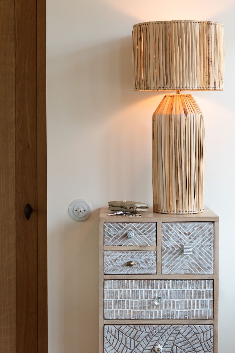Stolní přírodní lampa z banánových listů Hanna Bannas - Ø 35*87 cm/ E27/ 40W J-Line by Jolipa Stolní přírodní lampa z banánových listů Hanna Bannas - Ø 35*87 cm/ E27/ 40W J-Line by Jolipa