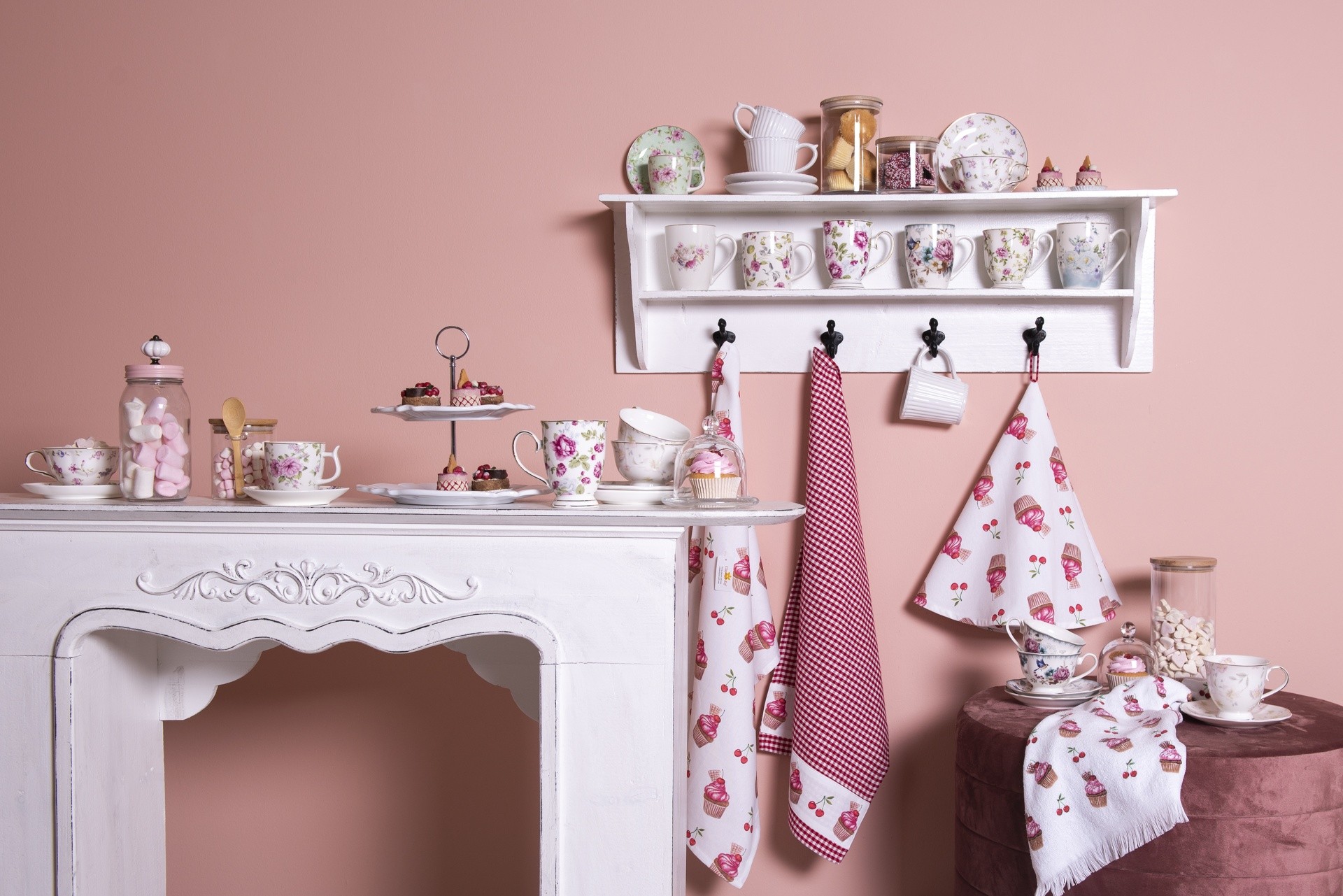 Kostičkovaná bavlněná utěrka Cherry Cupcake - 50*70 cm Clayre & Eef Kostičkovaná bavlněná utěrka Cherry Cupcake - 50*70 cm Clayre & Eef