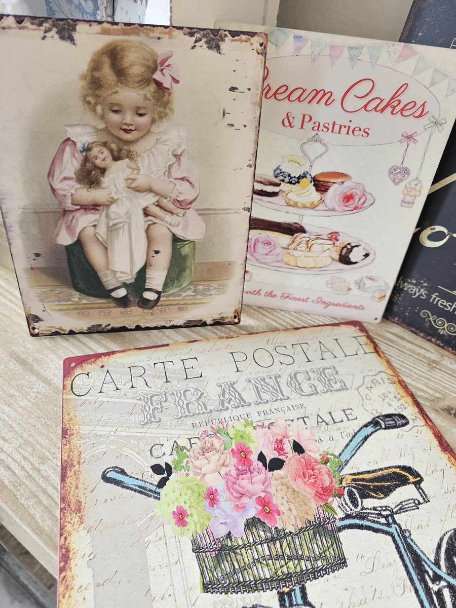 Nástěnná kovová cedule s kolem Carte Postale - 30*30 cm Ostatní Nástěnná kovová cedule s kolem Carte Postale - 30*30 cm Ostatní