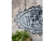 Šedá nástěnná závěsná cedule Welcome – 30*4*38cm Chic Antique