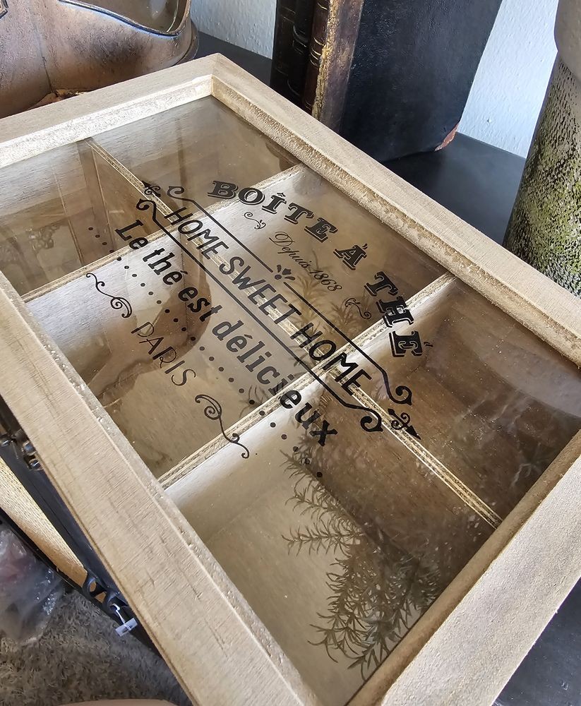 Box na čaj (6 přihrádek) - 24*16*8 cm Clayre & Eef Box na čaj (6 přihrádek) - 24*16*8 cm Clayre & Eef