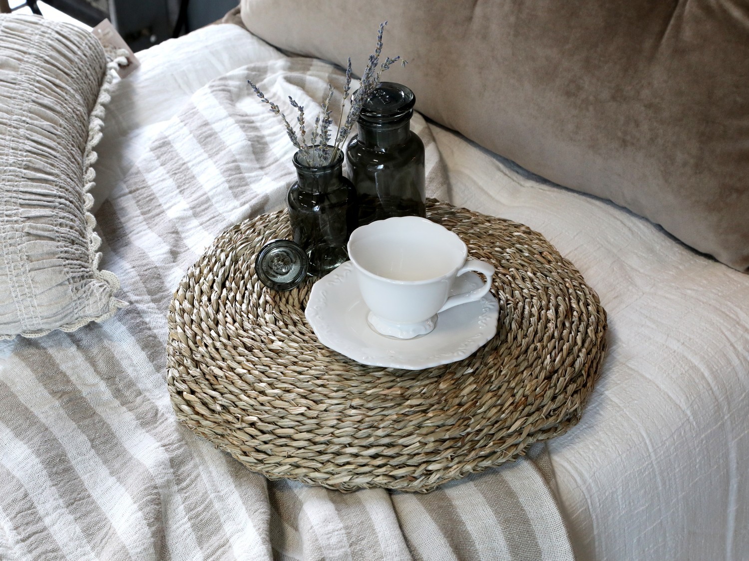 Béžovo - taupe pruhovaný pléd s třásněmi Stripes - 130*170 cm Chic Antique Béžovo - taupe pruhovaný pléd s třásněmi Stripes - 130*170 cm Chic Antique