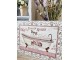 Béžová antik nástěnná kovová cedule s vanou a růžemi Dozes Roses - 25*33 cm Ostatn&iacute;