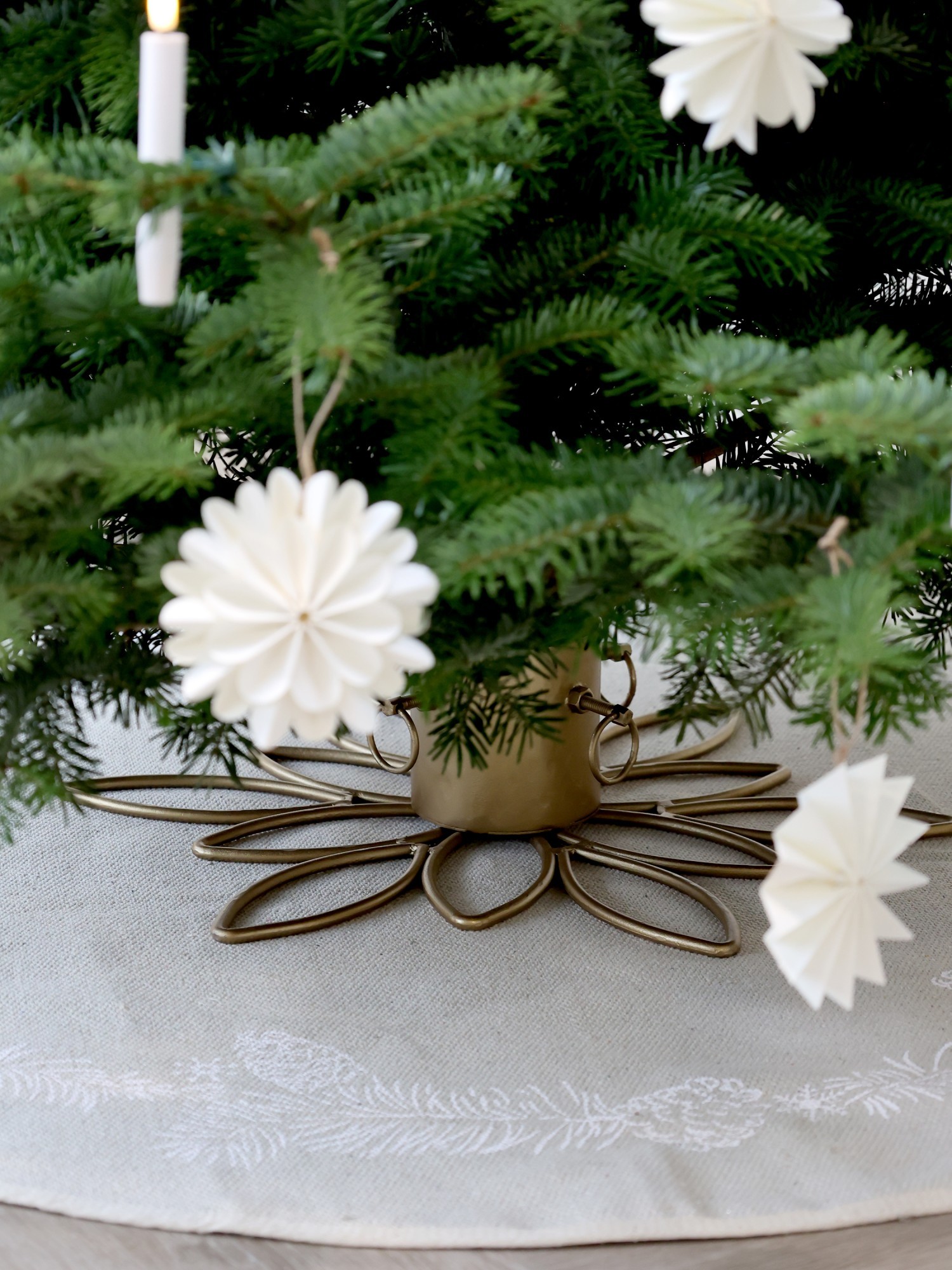 Bronzový antik kovový stojan na vánoční stromek Christmas Tree - Ø 50*11 cm Chic Antique Bronzový antik kovový stojan na vánoční stromek Christmas Tree - Ø 50*11 cm Chic Antique