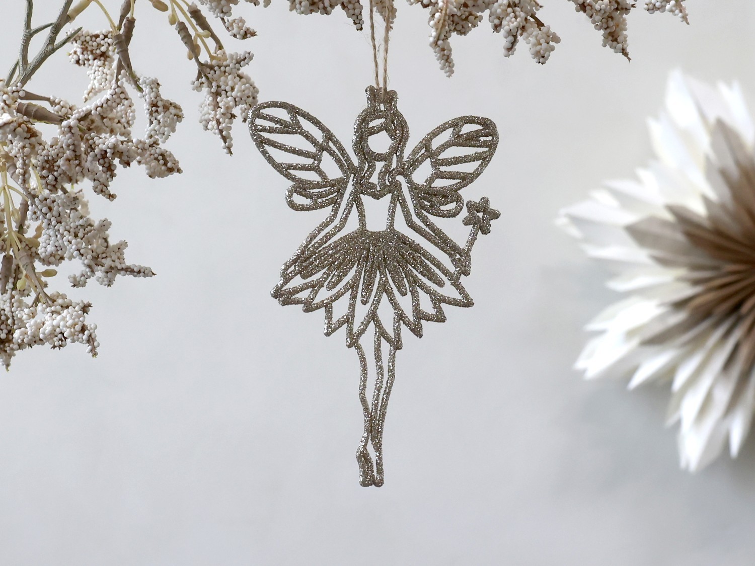 Champagne vánoční dekorace víla Fairy glitter - 9*14 cm Chic Antique Champagne vánoční dekorace víla Fairy glitter - 9*14 cm Chic Antique