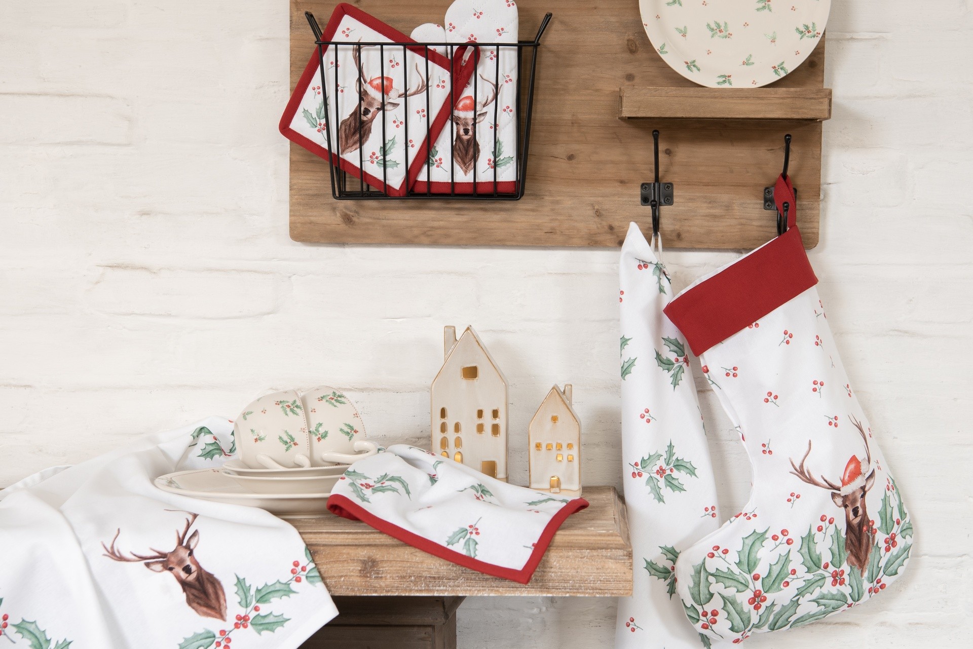 Béžový porcelánový domek s LED světýlky Chrie - 8*5*18 cm Clayre & Eef Béžový porcelánový domek s LED světýlky Chrie - 8*5*18 cm Clayre & Eef