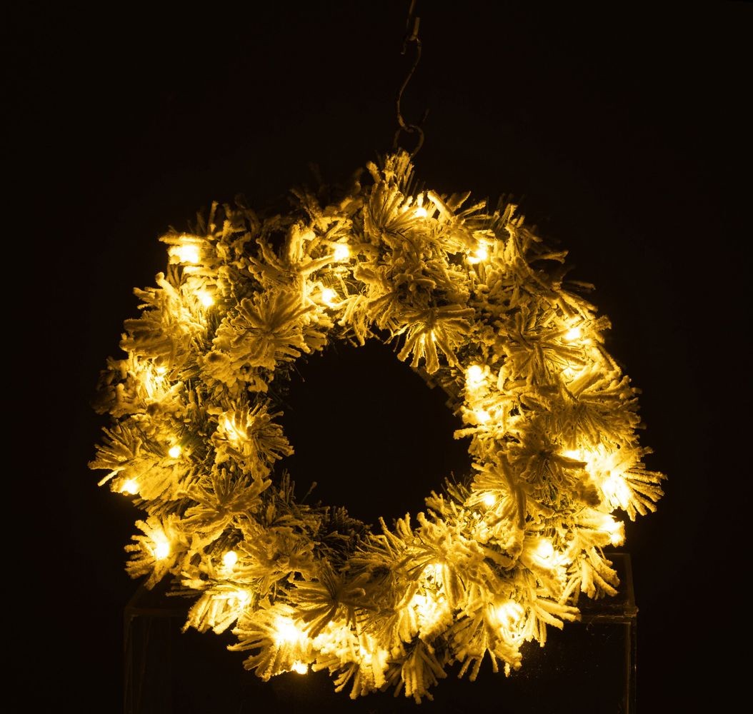 Zasněžený zelený vánoční věnec s led světýlky Snowy green M - Ø 44*16 cm J-Line by Jolipa Zasněžený zelený vánoční věnec s led světýlky Snowy green M - Ø 44*16 cm J-Line by Jolipa