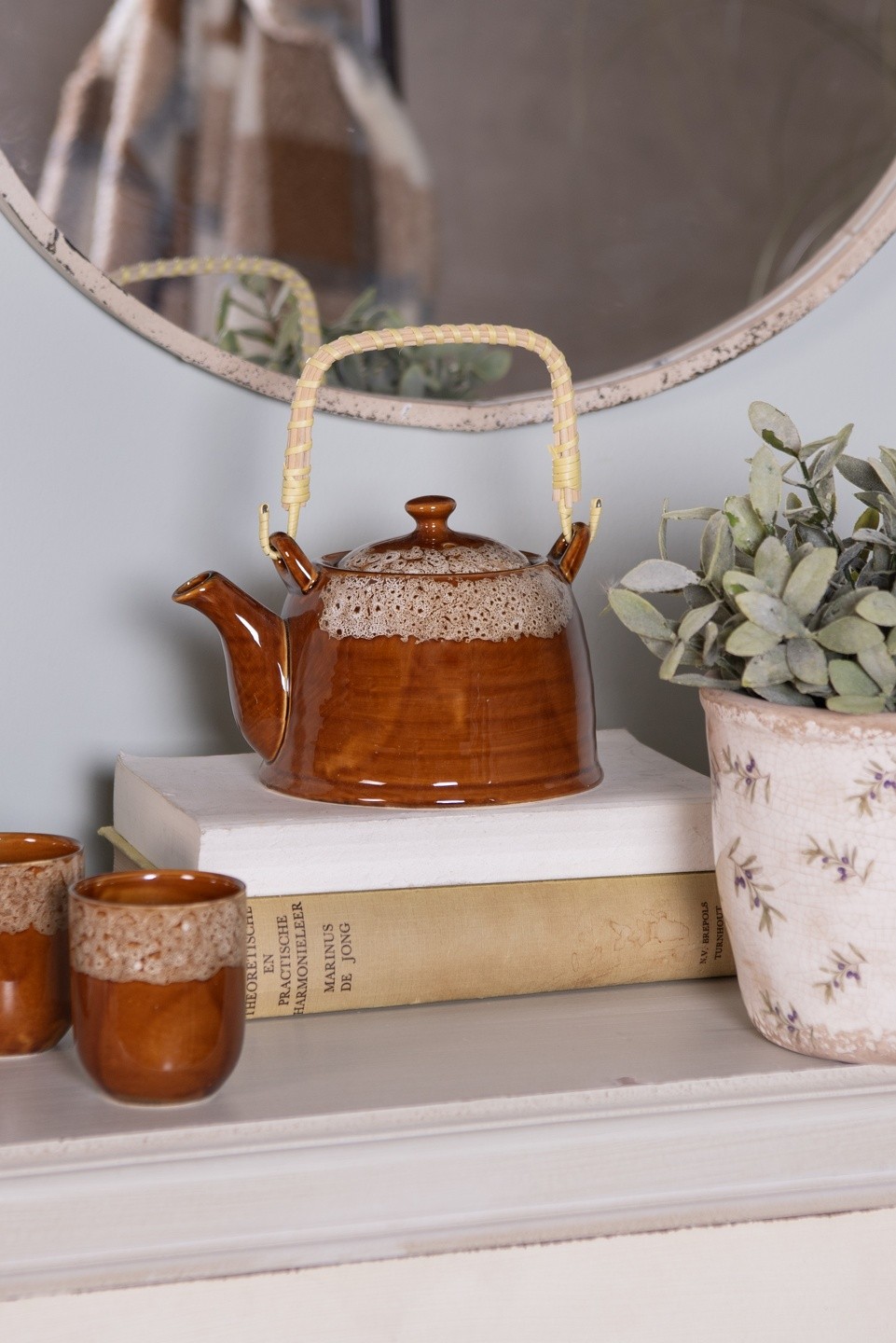 Hnědobílá porcelánová konvička na čaj - 14*12*12 cm / 0,75L Clayre & Eef Hnědobílá porcelánová konvička na čaj - 14*12*12 cm / 0,75L Clayre & Eef