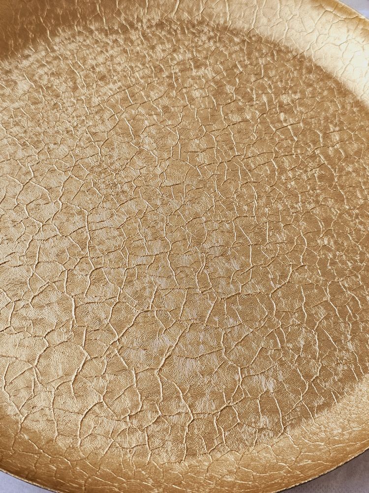 Zlatý antik kovový podnos Milla - Ø 20*2 cm Ostatní Zlatý antik kovový podnos Milla - Ø 20*2 cm Ostatní