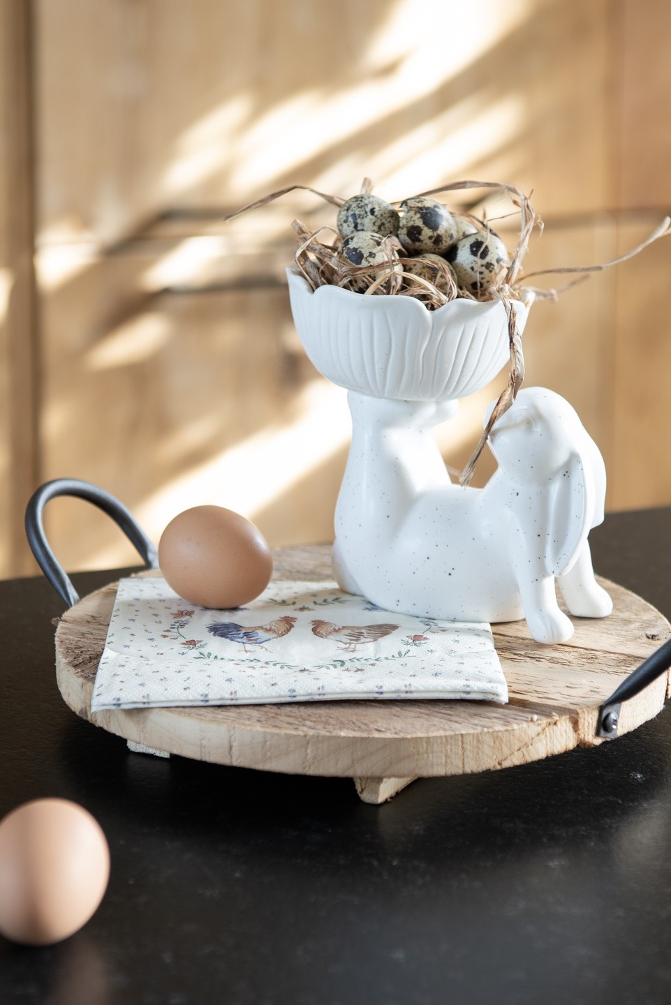 Kulatý servírovací tác Johann s kovovými uchy z recyklovaného dřeva - Ø 26*2 cm Clayre & Eef Kulatý servírovací tác Johann s kovovými uchy z recyklovaného dřeva - Ø 26*2 cm Clayre & Eef