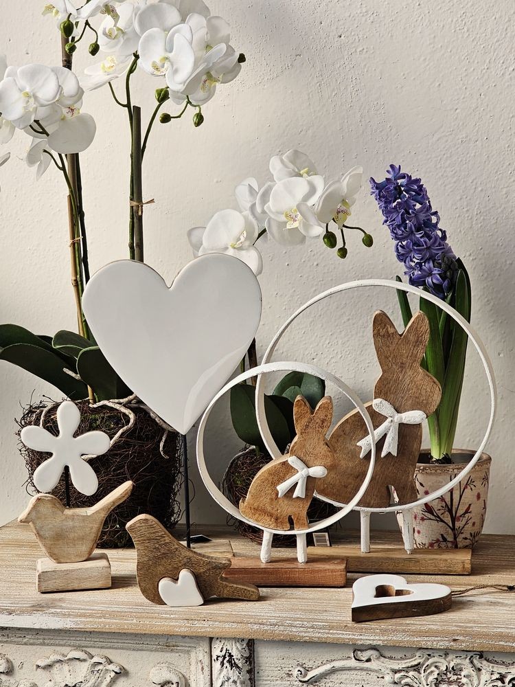 Dřevěná dekorace králíček s mašlí na podstavci - Ø 21*4*31cm J-Line by Jolipa Dřevěná dekorace králíček s mašlí na podstavci - Ø 21*4*31cm J-Line by Jolipa