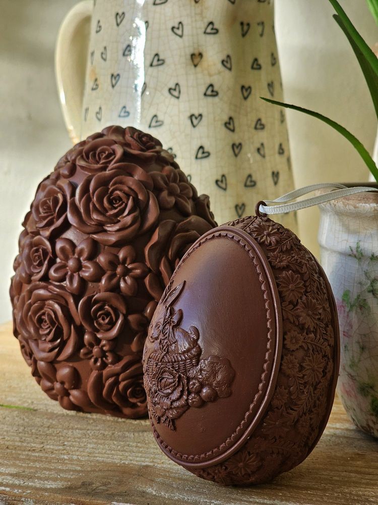 Dekorace čokoládové vejce s květy Egg - Ø 11*14 cm Clayre & Eef Dekorace čokoládové vejce s květy Egg - Ø 11*14 cm Clayre & Eef