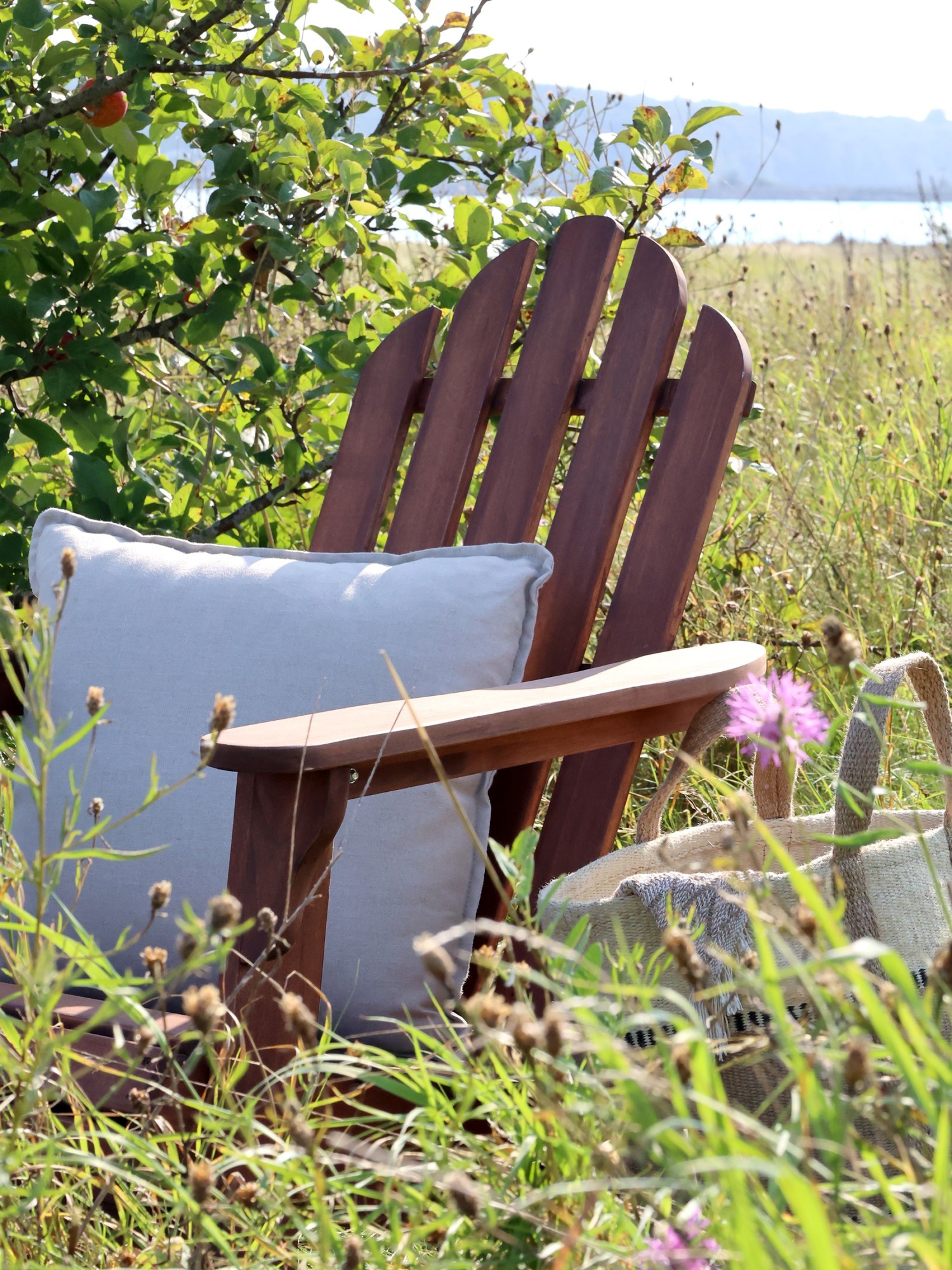 Hnědé dřevěné zahradní křeslo Adirondack - 73*87*97 cm Chic Antique Hnědé dřevěné zahradní křeslo Adirondack - 73*87*97 cm Chic Antique