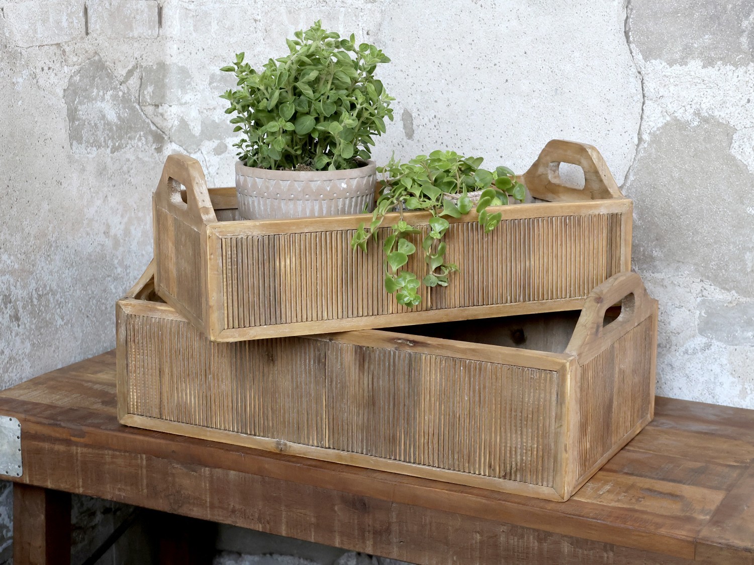 2ks hnědý antik dřevěný box / podnos s uchy Unit - 48*28*18/ 43*23*15 cm Chic Antique 2ks hnědý antik dřevěný box / podnos s uchy Unit - 48*28*18/ 43*23*15 cm Chic Antique