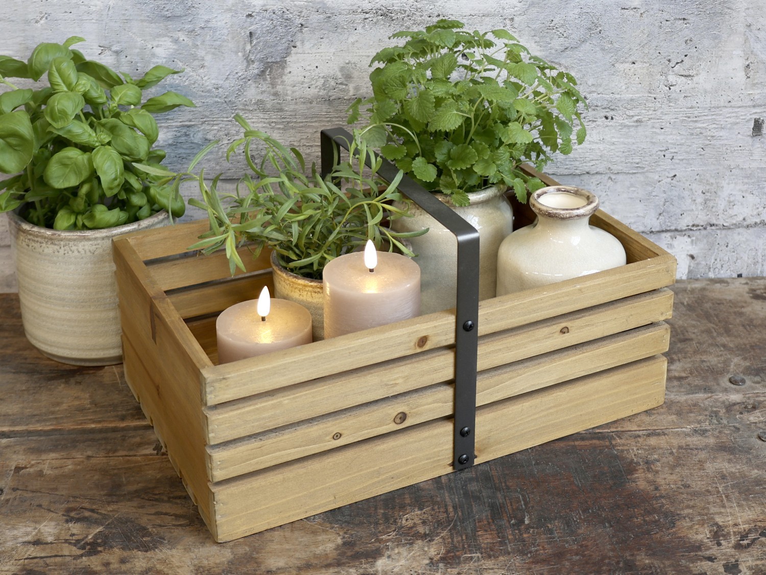 Hnědý antik dřevěný box s rukojetí Apple Crate - 40*25*20 cm Chic Antique Hnědý antik dřevěný box s rukojetí Apple Crate - 40*25*20 cm Chic Antique