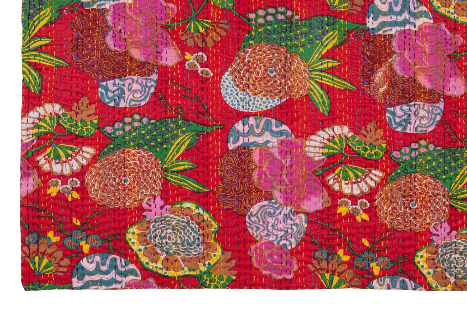 Veliká červená bavlněná plážová deka s květy a prošíváním Beach Plaid - 270*220*0,5 cm J-Line by Jolipa Veliká červená bavlněná plážová deka s květy a prošíváním Beach Plaid - 270*220*0,5 cm J-Line by Jolipa