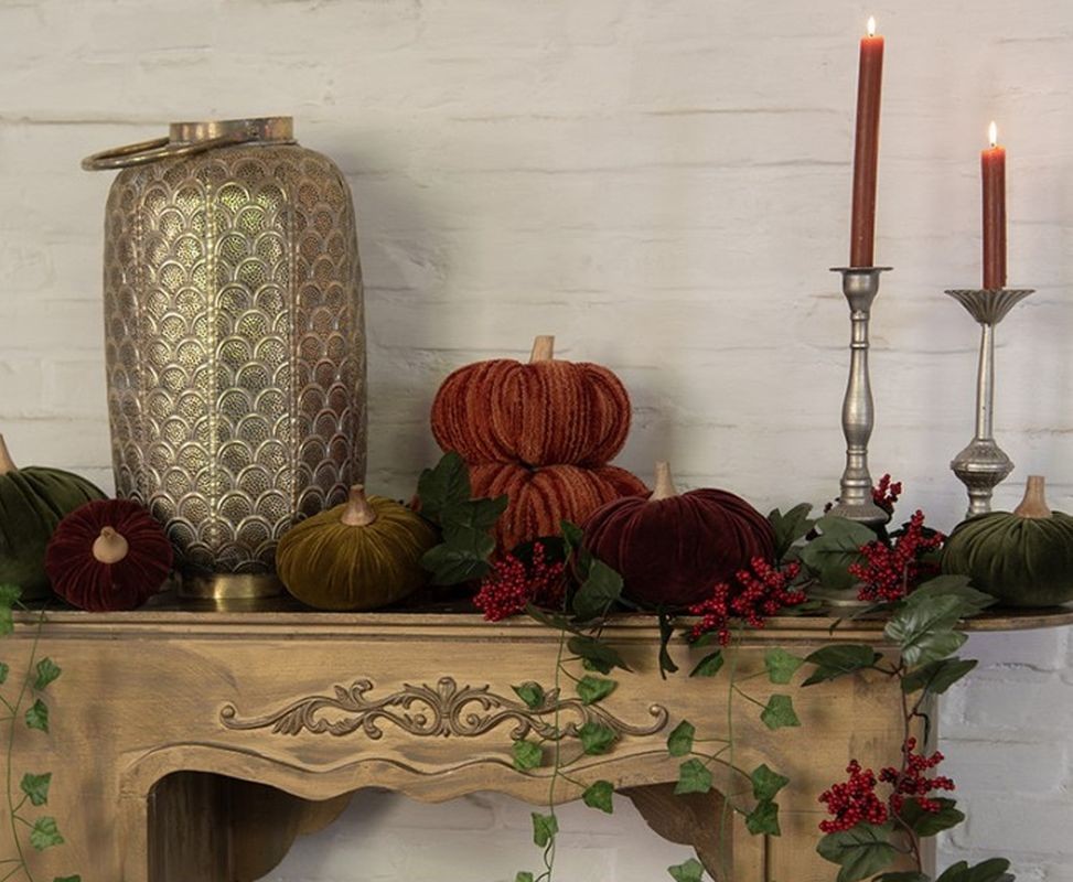 Vínová sametová dekorace dýně Pumpkin XL - Ø 20*14 cm Clayre & Eef Vínová sametová dekorace dýně Pumpkin XL - Ø 20*14 cm Clayre & Eef